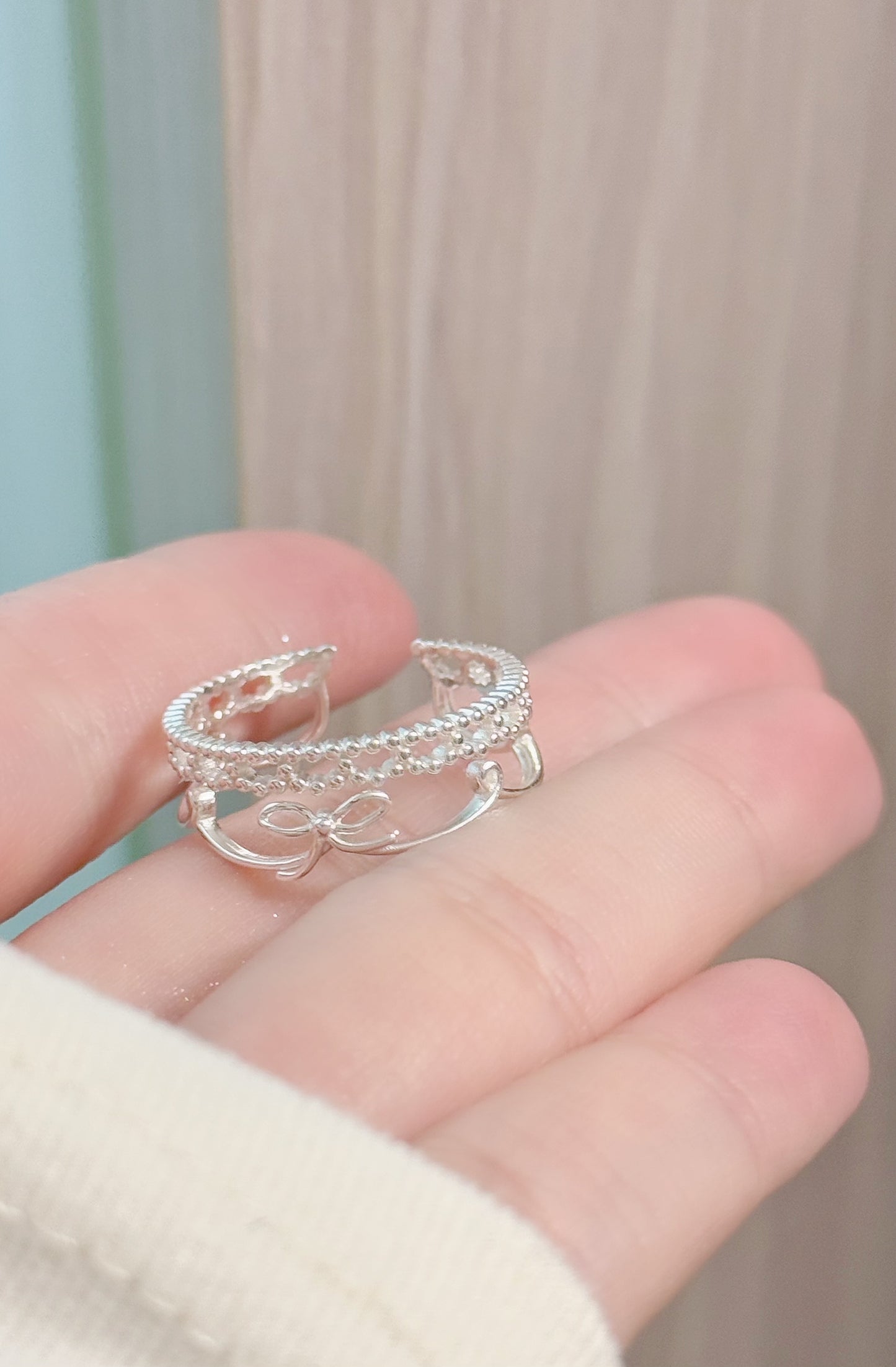 Ribbon with flower rings