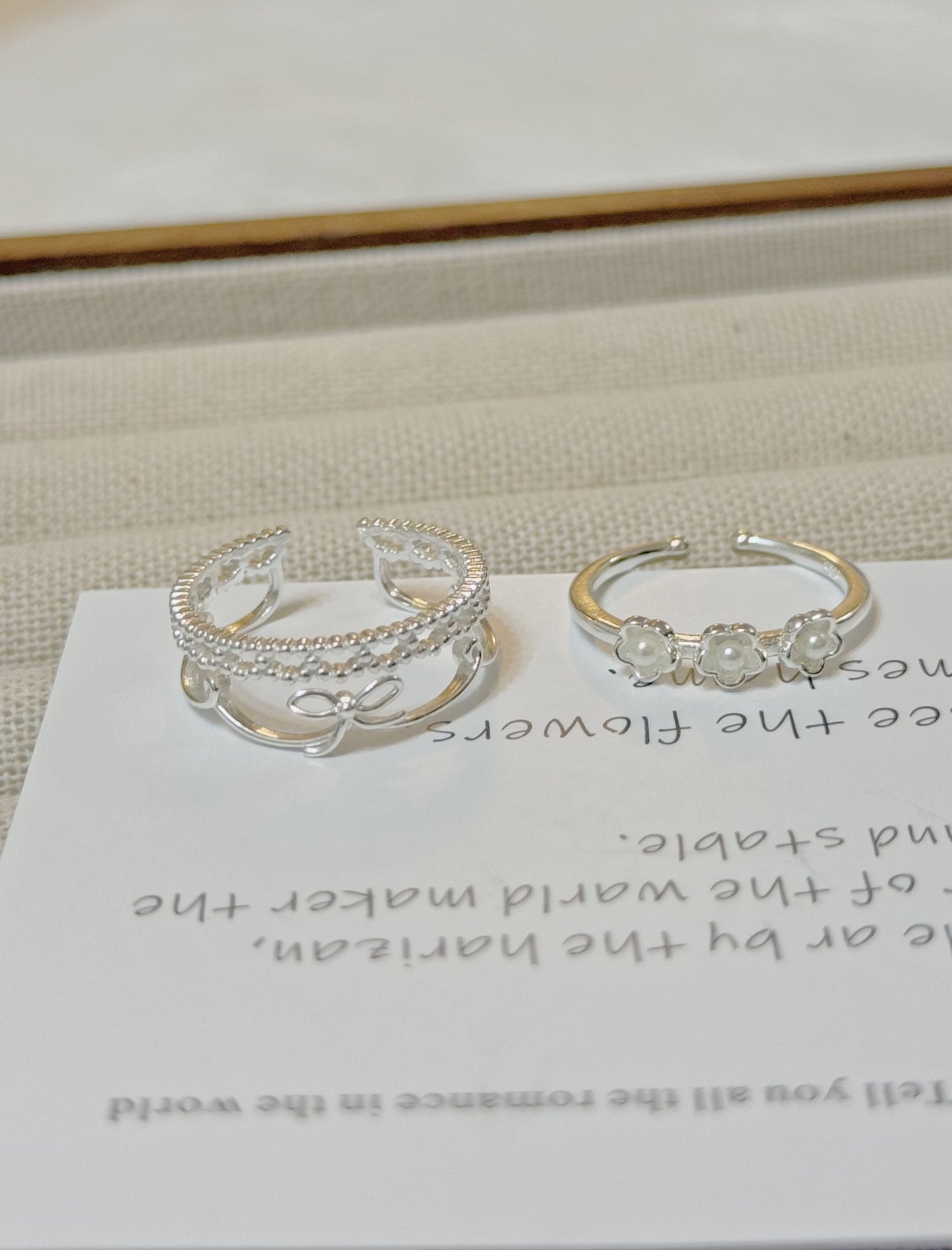 Ribbon with flower rings