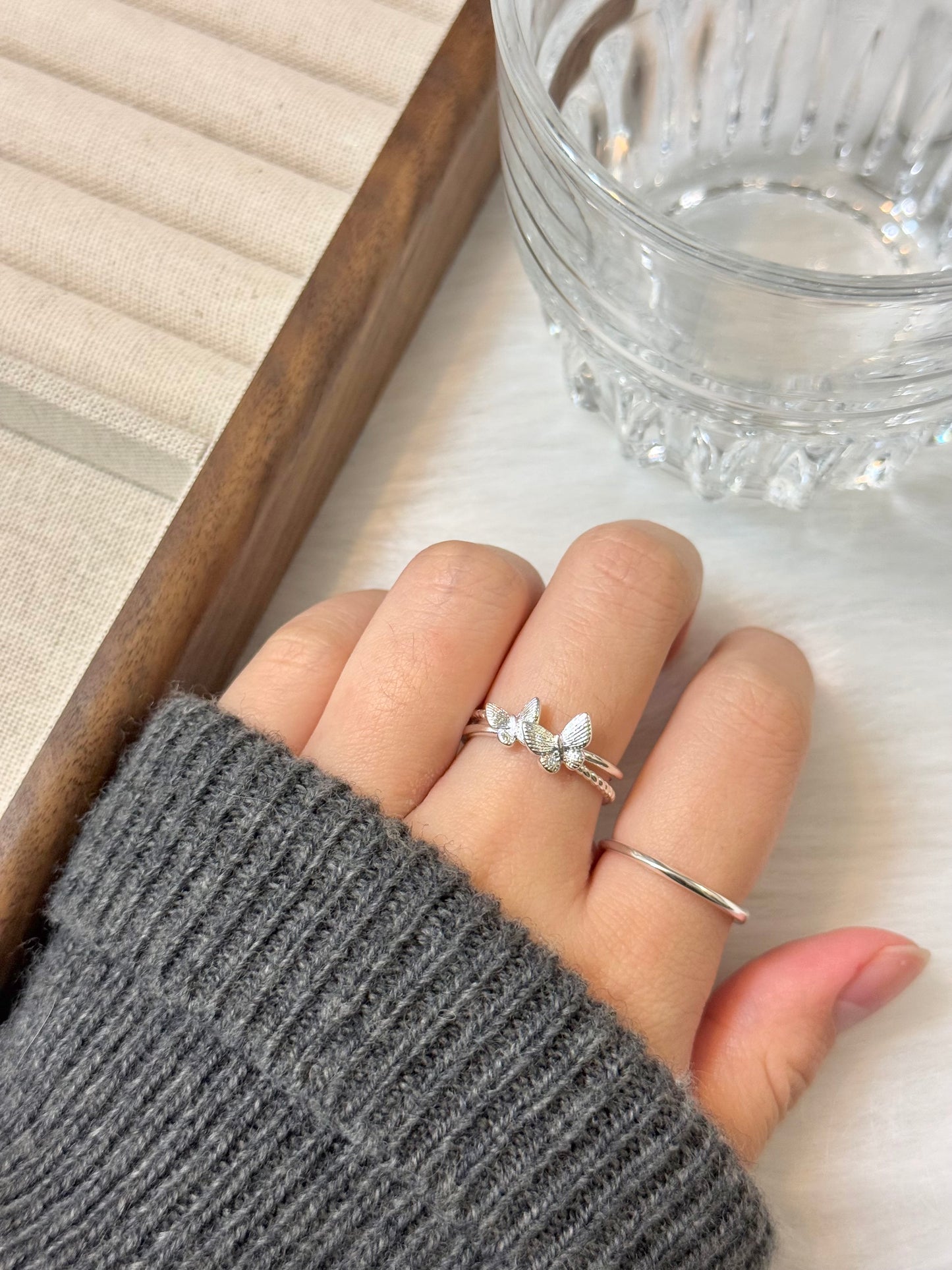 Double butterflies ring