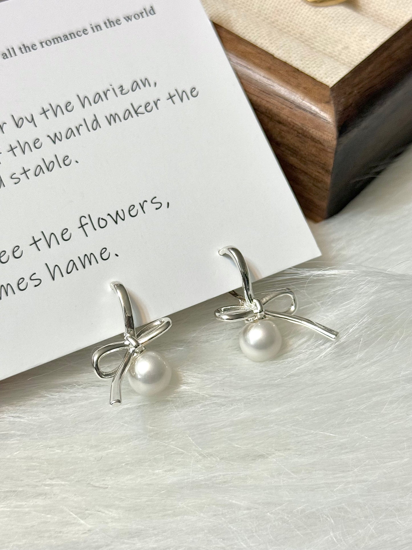 Bow Pearl Earrings