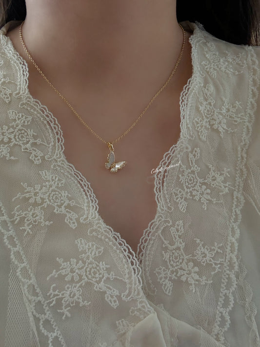 Light gold butterfly mother-of-pearl necklace